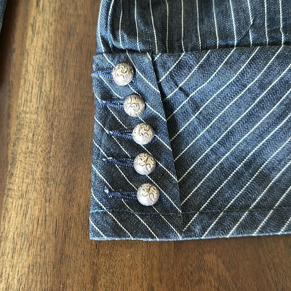 Paige Pinstriped Capri Panf - Picture 6 of 6